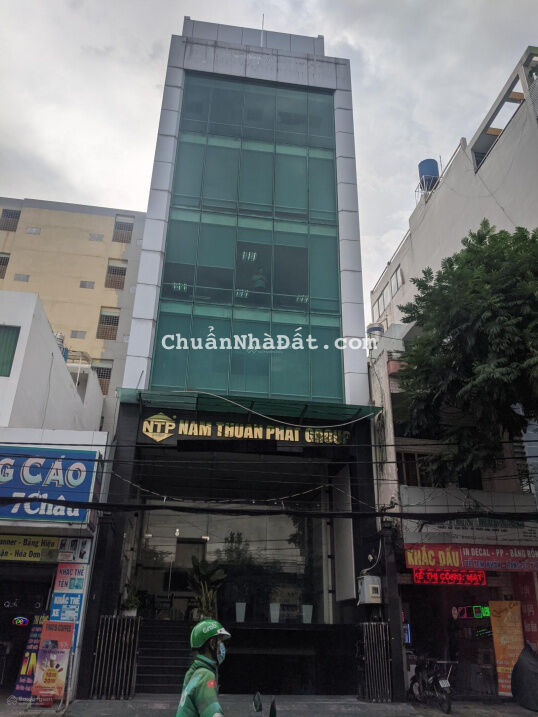 Hot! Toà nhà mặt tiền Lạc Long Quân, 5 lầu, thu nhập 300 triệu, 8mx20m, giá chỉ 200 triệu/m2 Hot! Toà nhà mặt tiền Lạc Long Quân, 5 lầu, thu nhập 300 triệu, 8mx20m, giá chỉ 200 triệu/m2