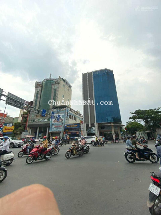Hot hot bán căn MT Cộng Hòa, P13, Q. Tân Bình, 4,05 x 15m, 1 trệt, 3 lầu, 7PN, 4WC, 14,8 tỷ Hot hot bán căn MT Cộng Hòa, P13, Q. Tân Bình, 4,05 x 15m, 1 trệt, 3 lầu, 7PN, 4WC, 14,8 tỷ