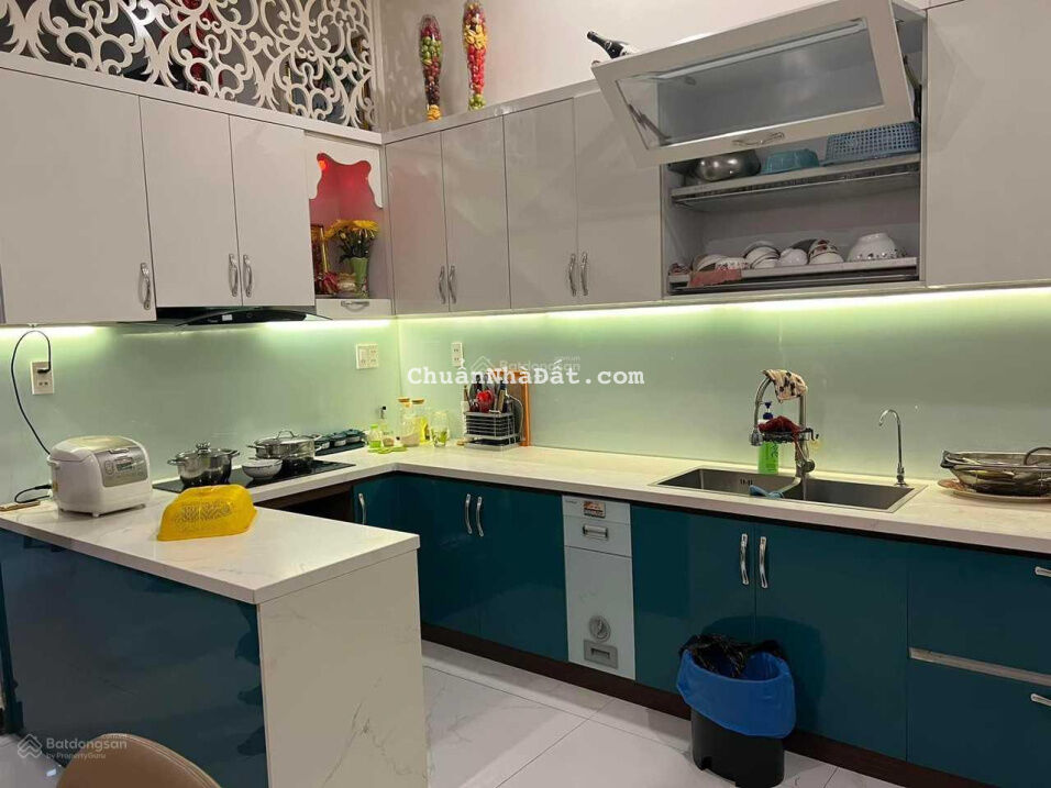 Bán nhà mặt tiền đường Số 4, 4 tầng, ngang 4,2x16,5m, Phường 10, Tân Bình, nhỉnh 11 tỷ