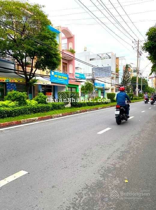 Cặp MT Nguyễn Cửu Đàm: (8x18m), cấp 4, giá 25 tỷ