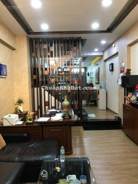 MT kinh doanh Diệp Minh Châu - Phường Tân Sơn Nhì: (4x16.2m), 3 lầu ST, giá 13.5 tỷ - Nhà đẹp- NT