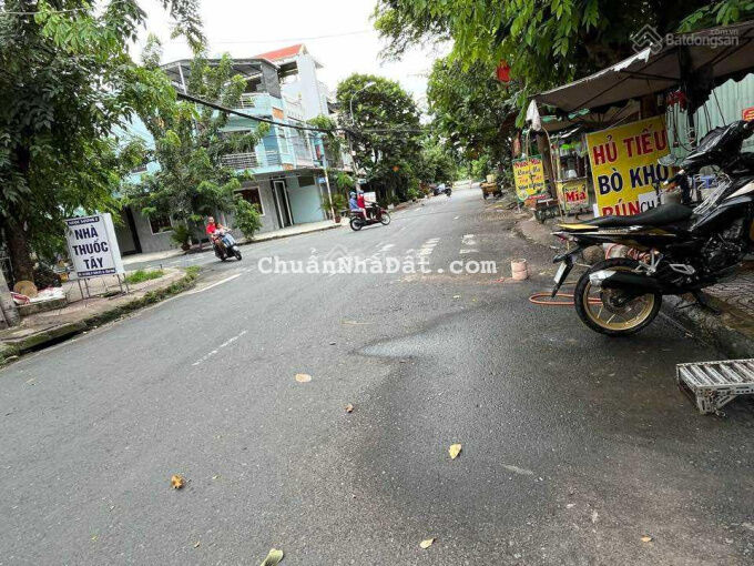 Cần bán MT đường DC9 ,4mx20m , 1 lầu , giá 8.6 tỷ , P.Sơn Kỳ, Quận Tân Phú.