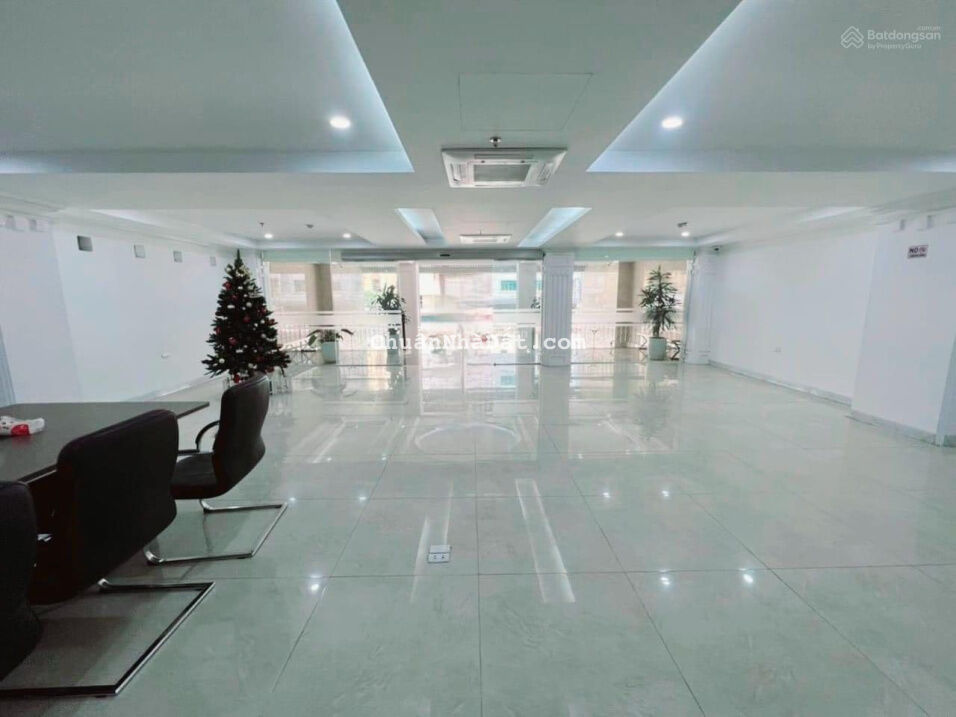 Toà căn hộ cao cấp - mặt phố Tô Ngọc Vân - 275m2 x 9 tầng - mặt tiền 12m - thang máy - nội thất