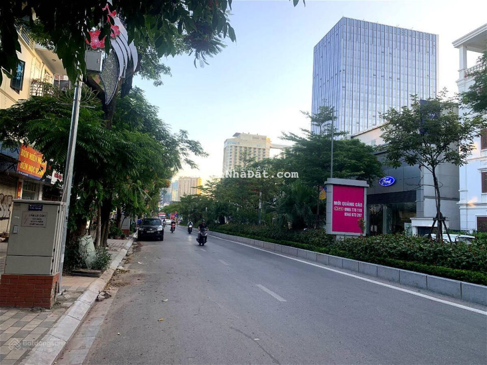 THỬA ĐẤT MẶT PHỐ LẠC LONG QUÂN GẦN HỒ - GẦN CV NƯỚC LOTTE 483 M2 MT 4,7 M GIÁ 130 TỶ