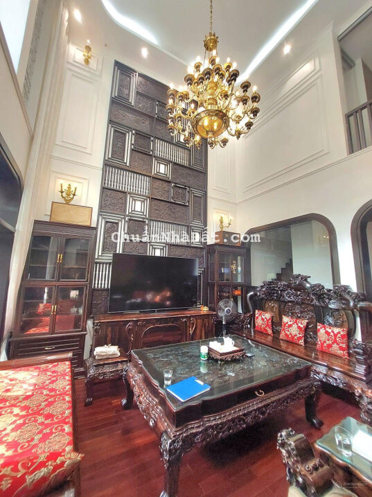 Mặt phố Đống Đa - 4 ôtô tránh, vỉa hè kinh doanh - 9tầng thang máy - 2thoáng, view toàn cảnh Royal