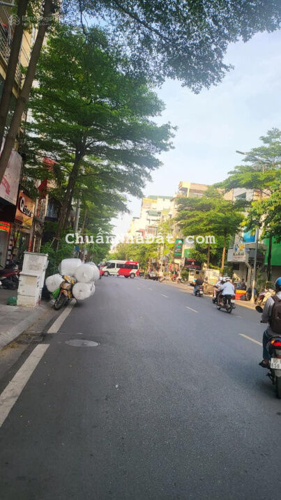 Mặt phố Khâm Thiên 336m2 x 4 tầng. Mặt tiền 8.8 m. Giá 123 tỷ - Đống Đa