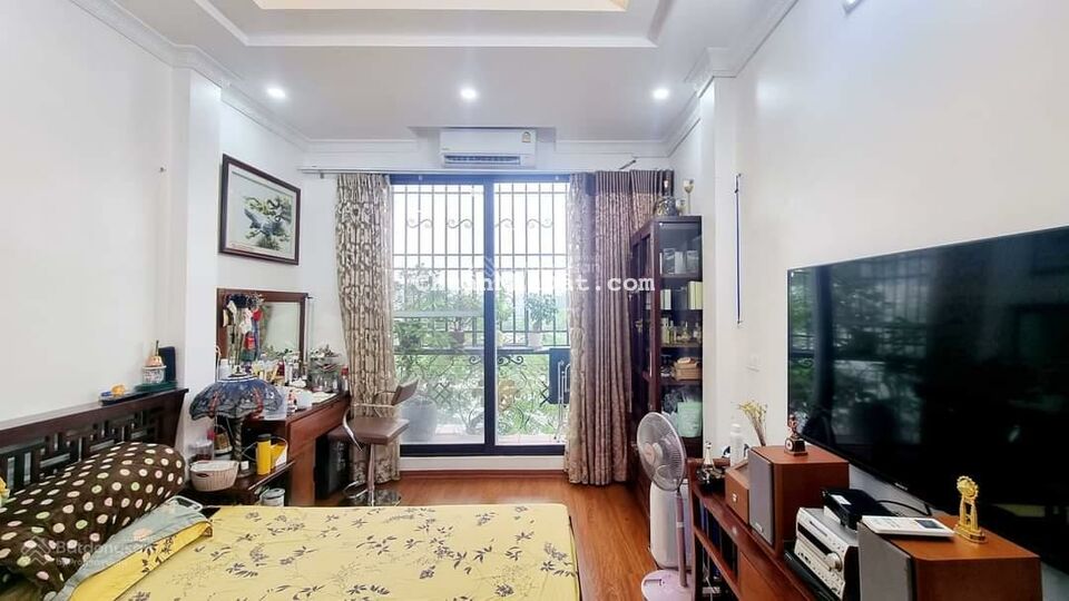 Bán gấp nhà mặt phố Mai Anh Tuấn Hoàng Cầu Đống Đa 50m2, 6 tầng view hồ thang máy kinh doanh