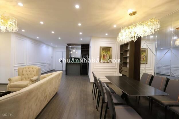 Siêu VÍP Ba Đình biệt thự 220m² sổ đỏ đẹp kinh doanh, gara 3 ô tô trong nhà 4 tầng giá 28.5 tỷ