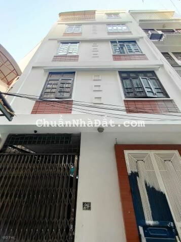 Bán biệt thự Ba Đình rộng 220m² ô tô tránh 4 tầng, sân vườn giá 29 tỷ tại phố Đội Cấn, Hiếm.