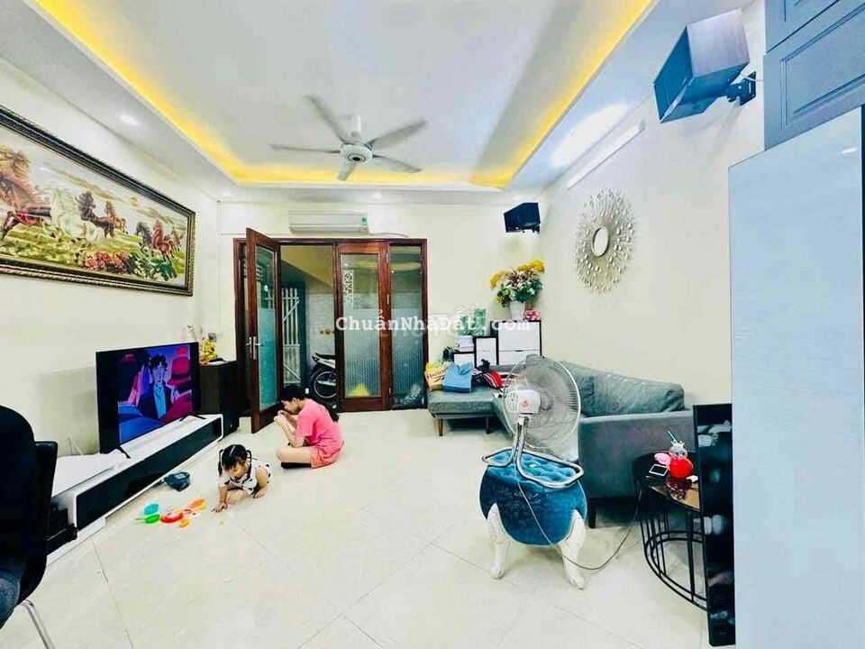 Liễu Giai, 30m2 bán gấp 3.35 tỷ ngõ rộng gần phố thoáng sáng ở luôn Liễu Giai, 30m2 bán gấp 3.35 tỷ ngõ rộng gần phố thoáng sáng ở luôn