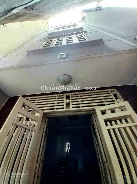 Bán nhà Đội Cấn - gần chợ Cống Vị - ngõ rộng thoáng - 5 tầng kiên cố DT 30m2 giá êm ru - 3.85 tỷ Bán nhà Đội Cấn - gần chợ Cống Vị - ngõ rộng thoáng - 5 tầng kiên cố DT 30m2 giá êm ru - 3.85 tỷ
