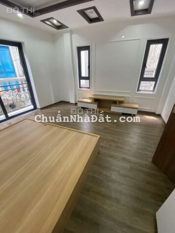 Tôi cần bán nhà ngõ 71 Tân Ấp, giá 4.2 tỷ, 32m2x5T, mới đẹp ở luôn