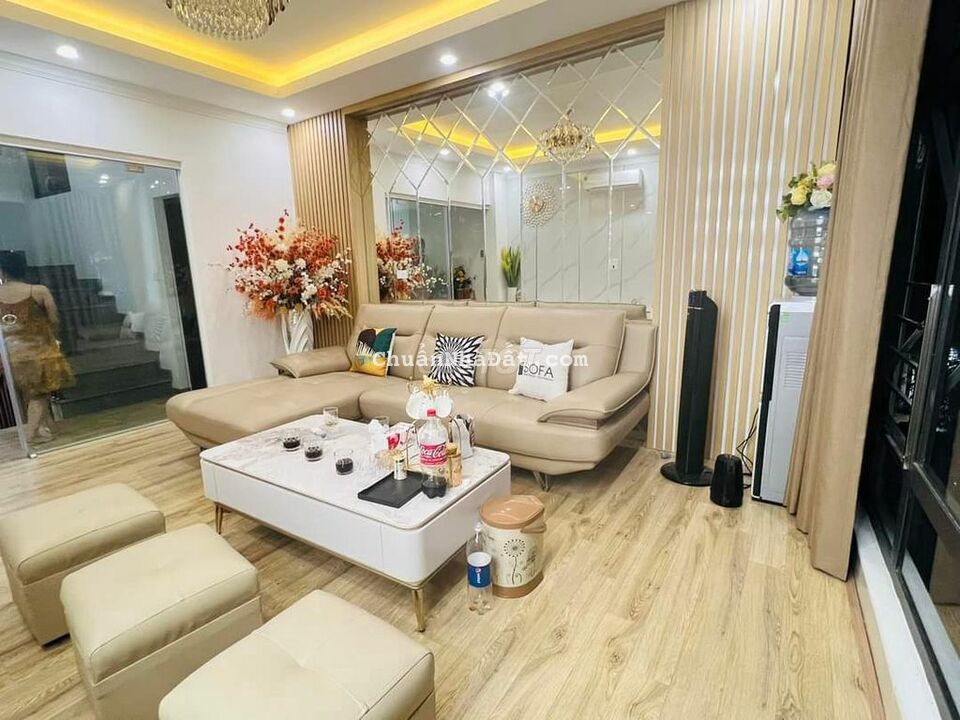 Giang Văn Minh  ô tô   33m x 5 tầng giá 4.2 tỷ