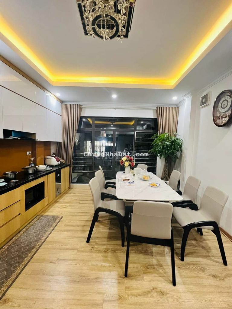 Giang Văn Minh  ô tô   33m x 5 tầng giá 4.2 tỷ