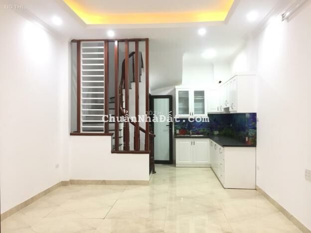 Bán nhà ngõ 515 Hoàng Hoa Thám, Vĩnh Phúc, Ba Đình 35m2 xây 5 tầng mới, giá 4.7 tỷ