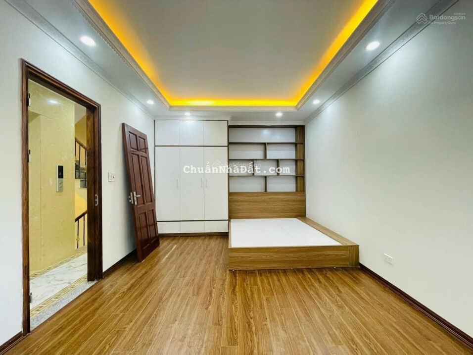 Chỉ nhỉnh 7 tỷ có nhà mới 6 tầng thang máy phố Nguyễn Chí Thanh 35m2, mặt tiền 6.5m - 0982167284