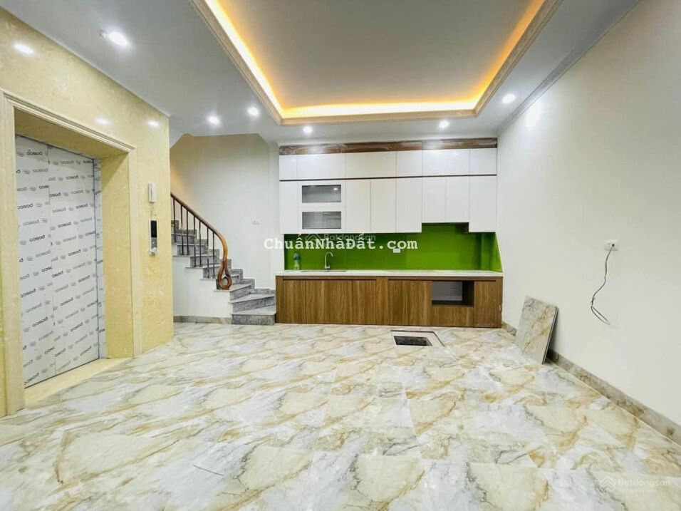 Chỉ nhỉnh 7 tỷ có nhà mới 6 tầng thang máy phố Nguyễn Chí Thanh 35m2, mặt tiền 6.5m - 0982167284