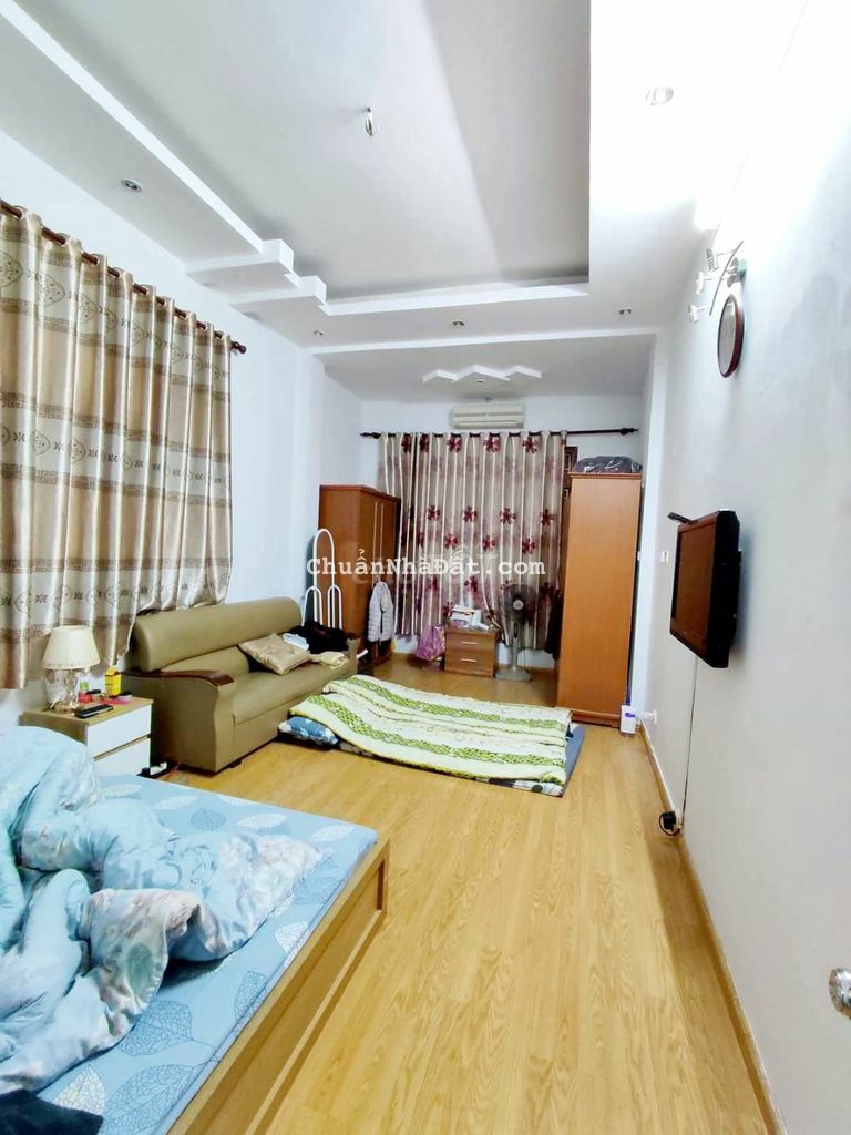 Đội Cấn thoáng và ô tô 36m x 5 tầng  giá 4.45 tỷ