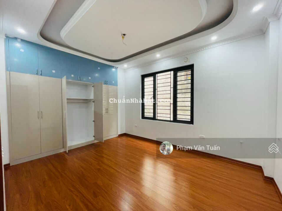 Hiếm! Nhà đẹp 36m2x5T. Vuông vắn, trung tâm phố cạnh Lotte, Vincom, Lăng Bác phố Đội Cấn, Ngọc Hà