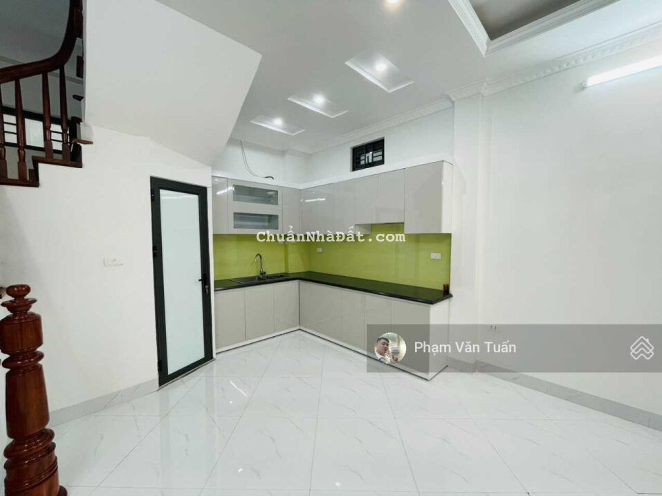 Hiếm! Nhà đẹp 36m2x5T. Vuông vắn, trung tâm phố cạnh Lotte, Vincom, Lăng Bác phố Đội Cấn, Ngọc Hà