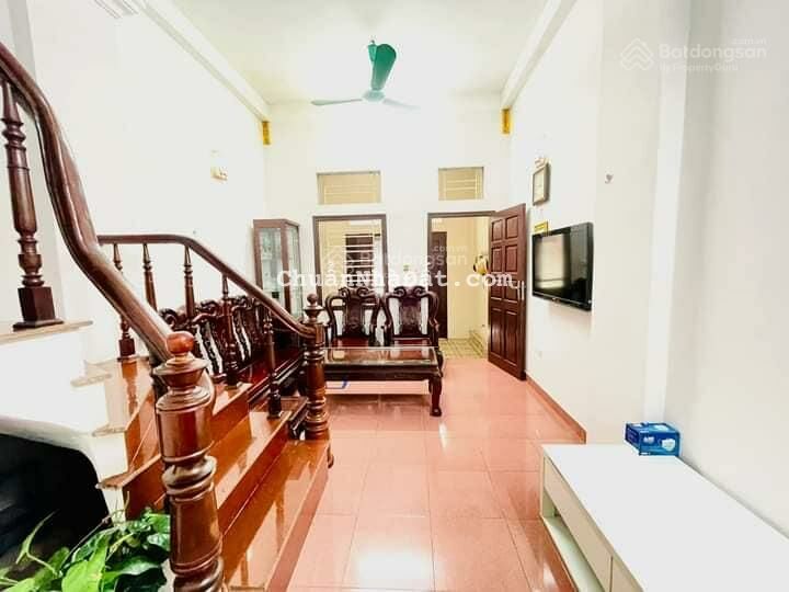 Bán nhà khu Kim Mã - Nguyễn Công Hoan - ôtô Matiz đỗ cửa - lô góc - ngõ rộng thoáng. Giá: 5.35 tỷ