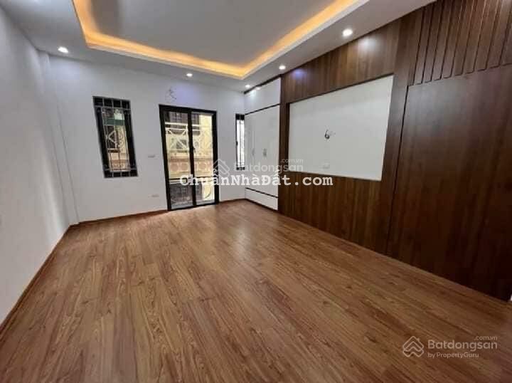 Bán nhà mới phố Văn Cao - 3 bước ra Hồ Tây. DT 40m2 x 5 tầng. Giá cực êm 4.3 tỷ, LH: 0937866060