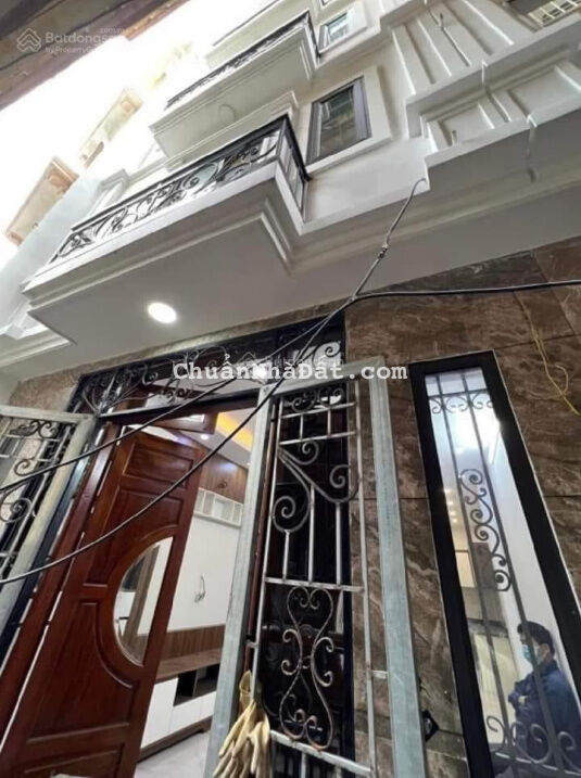 Bán nhà mới phố Văn Cao - 3 bước ra Hồ Tây. DT 40m2 x 5 tầng. Giá cực êm 4.3 tỷ, LH: 0937866060