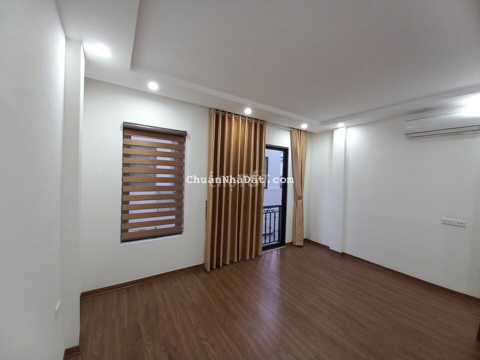 ĐỘI CẤN Ô TÔ VEW HỒ 40M X 5 TẦNG LÔ GÓC 5.7 TỶ