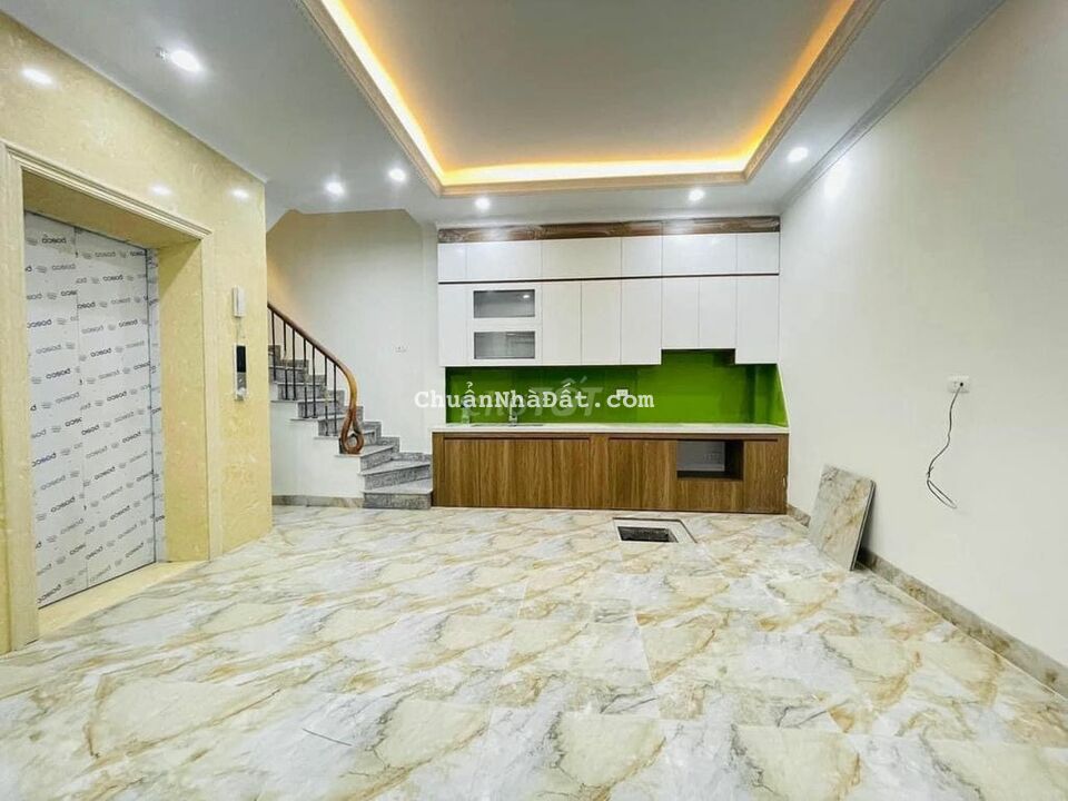 Ngọc Khánh-6Tầng Thang Máy-Gần Ô tô-42M2 Nhỉnh 6 Tỷ