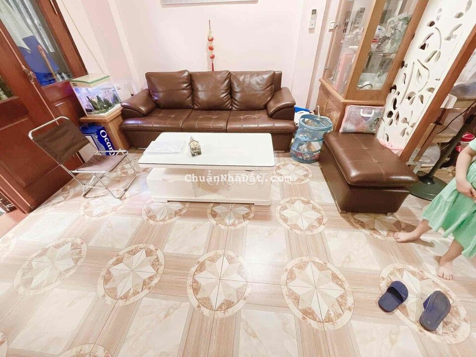 Bán Nhà Kim Mã 44m2-Lô Góc 3 Thoáng-Gần Phố-30m Ô Tô Tránh