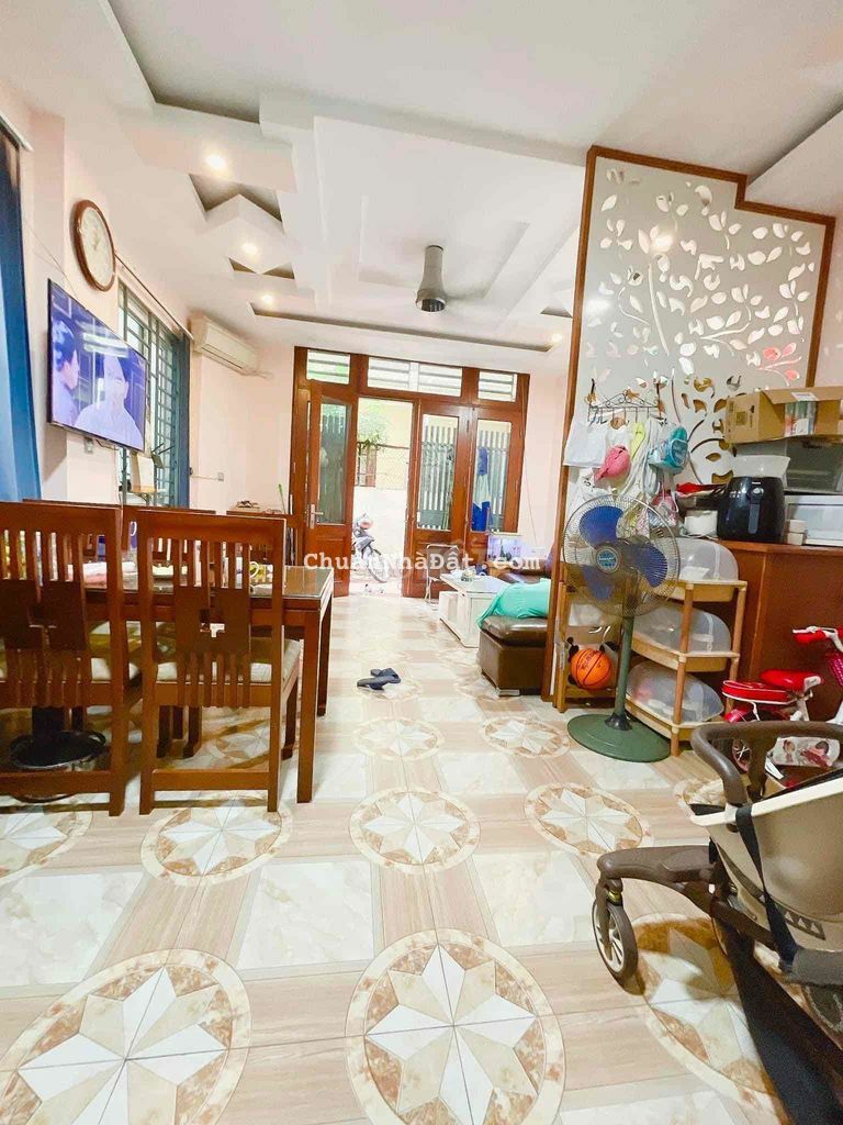 Bán Nhà Kim Mã 44m2-Lô Góc 3 Thoáng-Gần Phố-30m Ô Tô Tránh