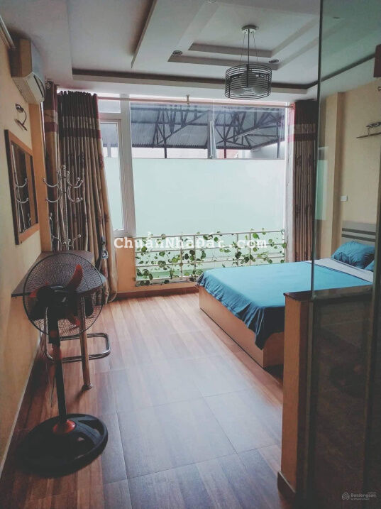 Bán nhà khu phân lô Núi Trúc Kim Mã gần phố nhà 2 mặt thoáng, giá 5.5 tỷ