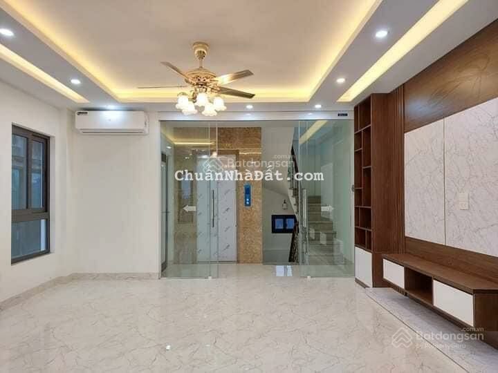 Bán nhà ngõ 189 Hoàng Hoa Thám - Oto đỗ cửa, lô góc, thang máy, DT 46m2 x 7 tầng. Giá: 10.5 tỷ