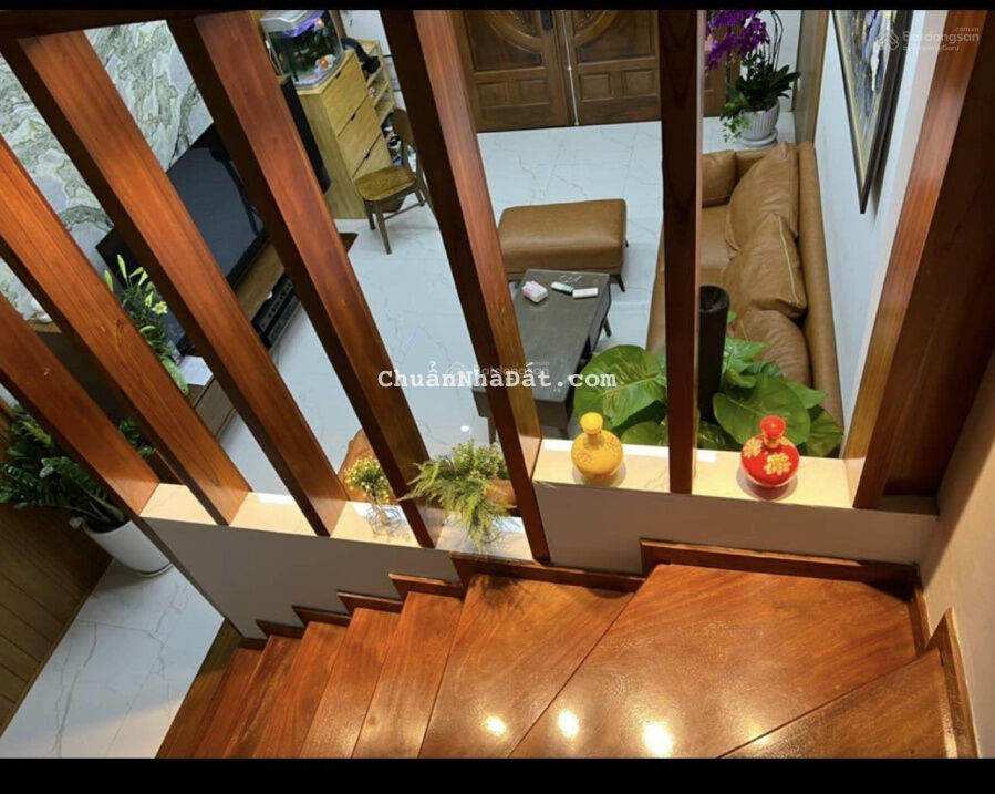 Chính chủ cần bán nhà Số 29 B ngõ 209 Ngọc Hà. Hoặc 158 Ngọc Hà, đi vào giá 5.5 tỷ