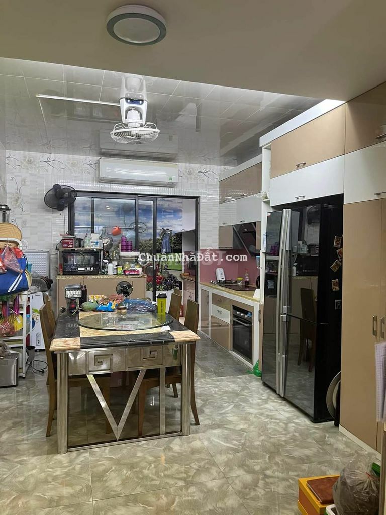 VĂN CAO PHÂN LÔ Ô TÔ TRÁNH NHAU Ô TÔ VÀO NHÀ 50M X 5 TẦNG 11 TỶ