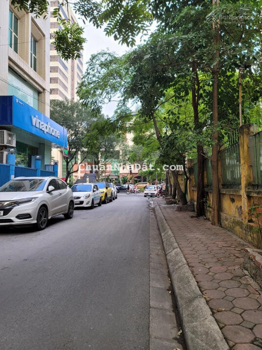 Bán phân lô ô tô vào nhà phố Ngọc Khánh Quận Ba Đình. 50m2, 3 tầng, MT 5m, giá 8 tỷ. 0369632310