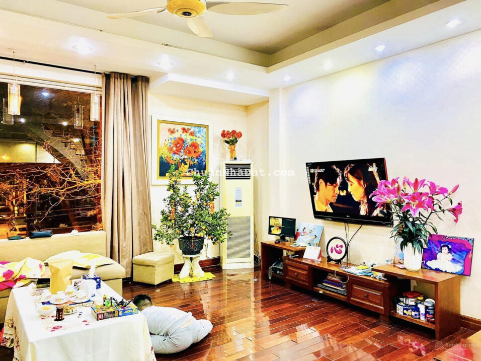 Bán phân lô ô tô vào nhà phố Ngọc Khánh Quận Ba Đình. 50m2, 3 tầng, MT 5m, giá 8 tỷ. 0369632310