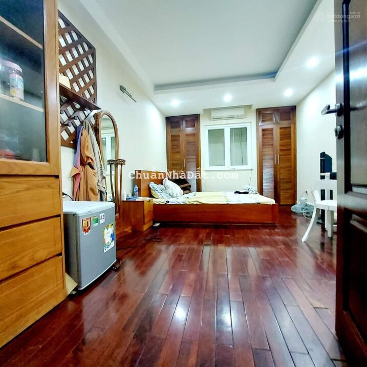 Bán gấp nhà phố Nguyễn Thái Học Ba Đình 51m2 6 tầng oto giá 11 tỷ LH 0972472697