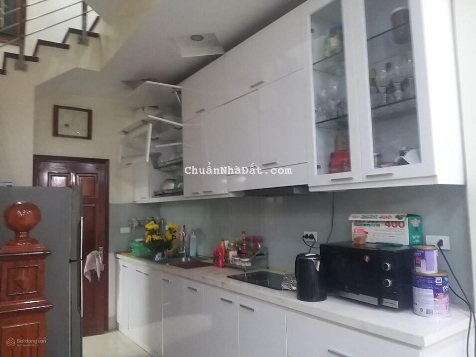 Bán nhà Văn Cao-TT Ba Đình-nhà đẹp-full nội thất-cách ôtô tránh 5m-5 tầng, 51m2, giá 9,1 tỷ