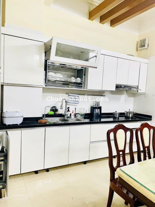 Bán nhà phố Ngọc Khánh, Quận Ba Đình. 60m2, 5 Tầng, giá chỉ 5 tỷ. Liên hệ 0369632310