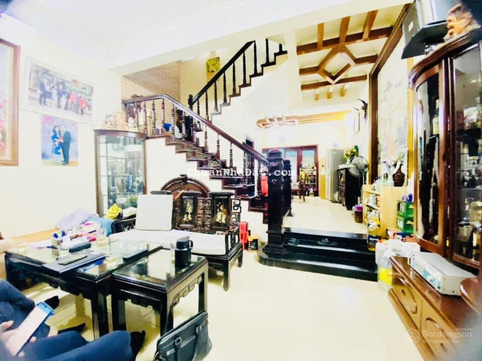 Bán nhà phố Ngọc Khánh, Quận Ba Đình. 60m2, 5 Tầng, giá chỉ 5 tỷ. Liên hệ 0369632310