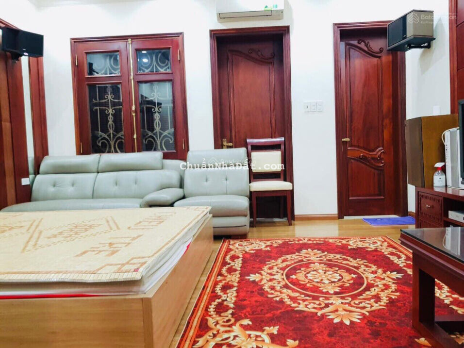 Bán nhà riêng phố Kim Mã, Quận Ba Đình. 60m2, 5 tầng, mặt tiền 6m, giá 6,45 tỷ, LH 0369632310