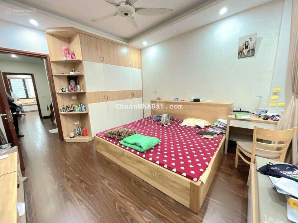 Bán nhà khu phân lô phố Vĩnh Phúc diện tích 63 m2 nhà xây 5 tầng giá 7.6 tỷ