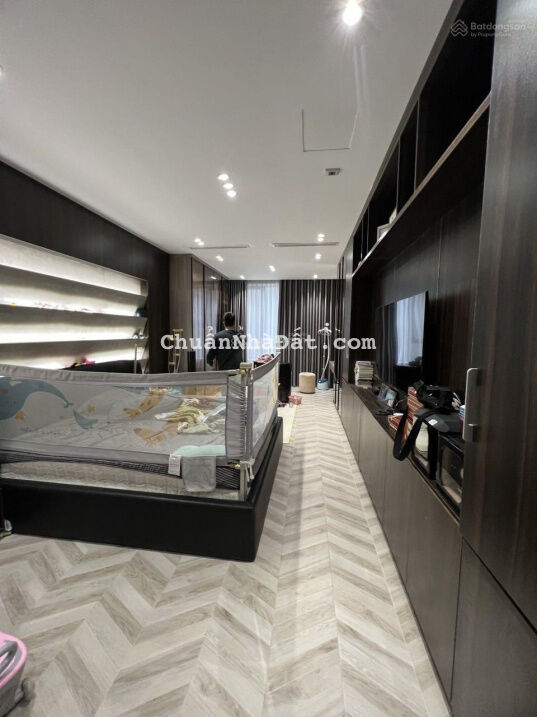 Bán nhà Đội Cấn 70m2 ô tô đỗ cửa 7 tầng thang máy nhà đẹp 13.5 tỷ Bán nhà Đội Cấn 70m2 ô tô đỗ cửa 7 tầng thang máy nhà đẹp 13.5 tỷ