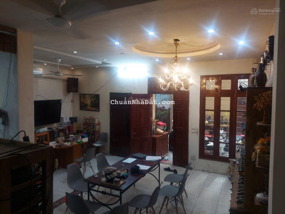 Bán nhà riêng phố Ngọc Hà, Quận Ba Đình. 80m2, 4T, mặt tiền 5m, giá 8,35 tỷ. Liên hệ. 0369632310