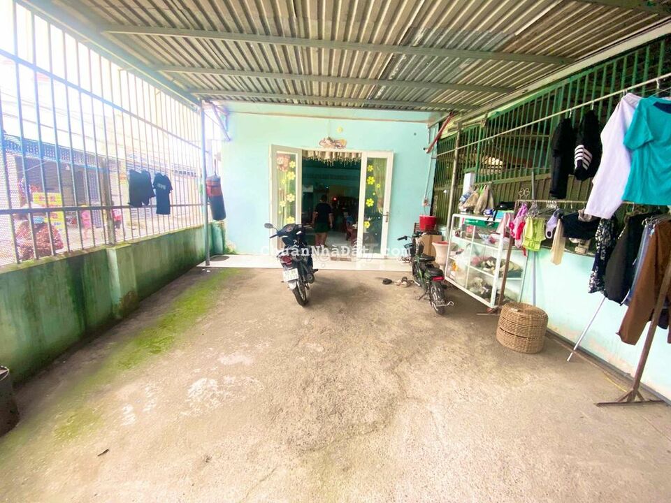 Bán gấp căn nhà góc kinh doanh buôn bán đa ngành