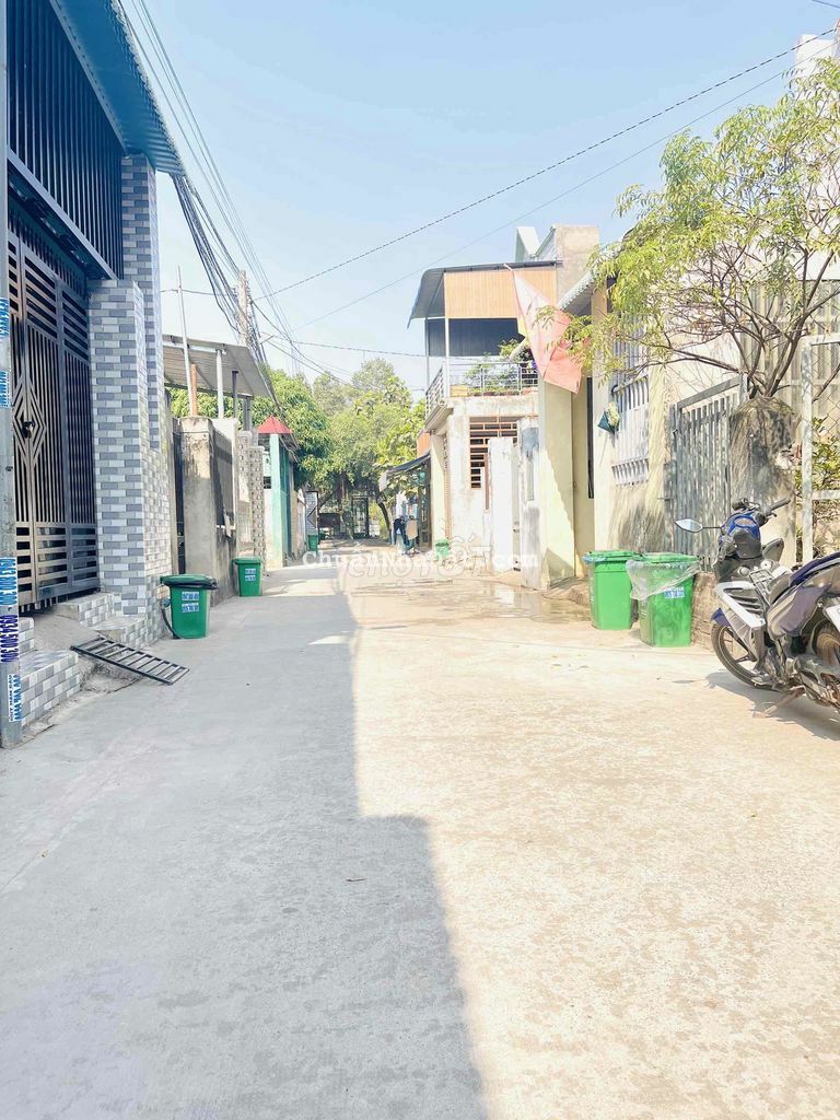 Bán đất tặng nhà tạm tại vườn dừa - Phước Tân