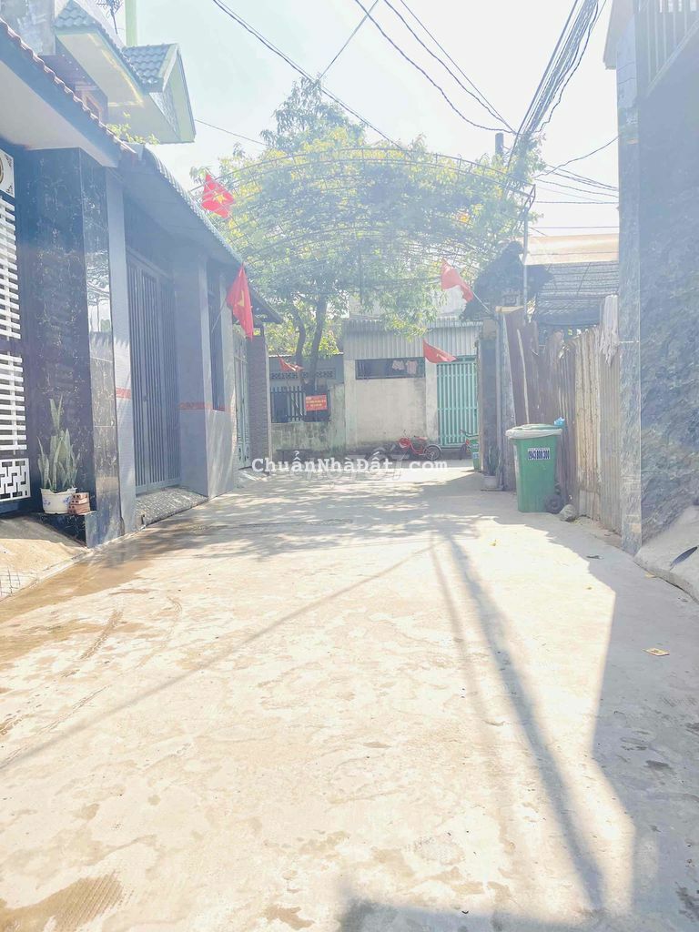 Bán đất tặng nhà tạm tại vườn dừa - Phước Tân