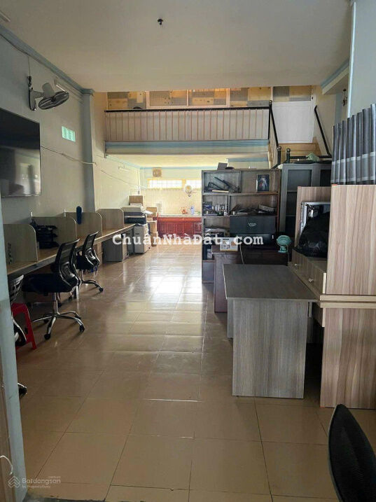 Nhà cấp 4 P. Tân Phong ngay BV tâm thần sát trường Bùi Thị Xuân cách đường Nguyễn Ái Quốc chỉ 100m