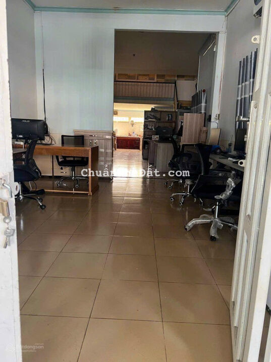 Nhà cấp 4 P. Tân Phong ngay BV tâm thần sát trường Bùi Thị Xuân cách đường Nguyễn Ái Quốc chỉ 100m